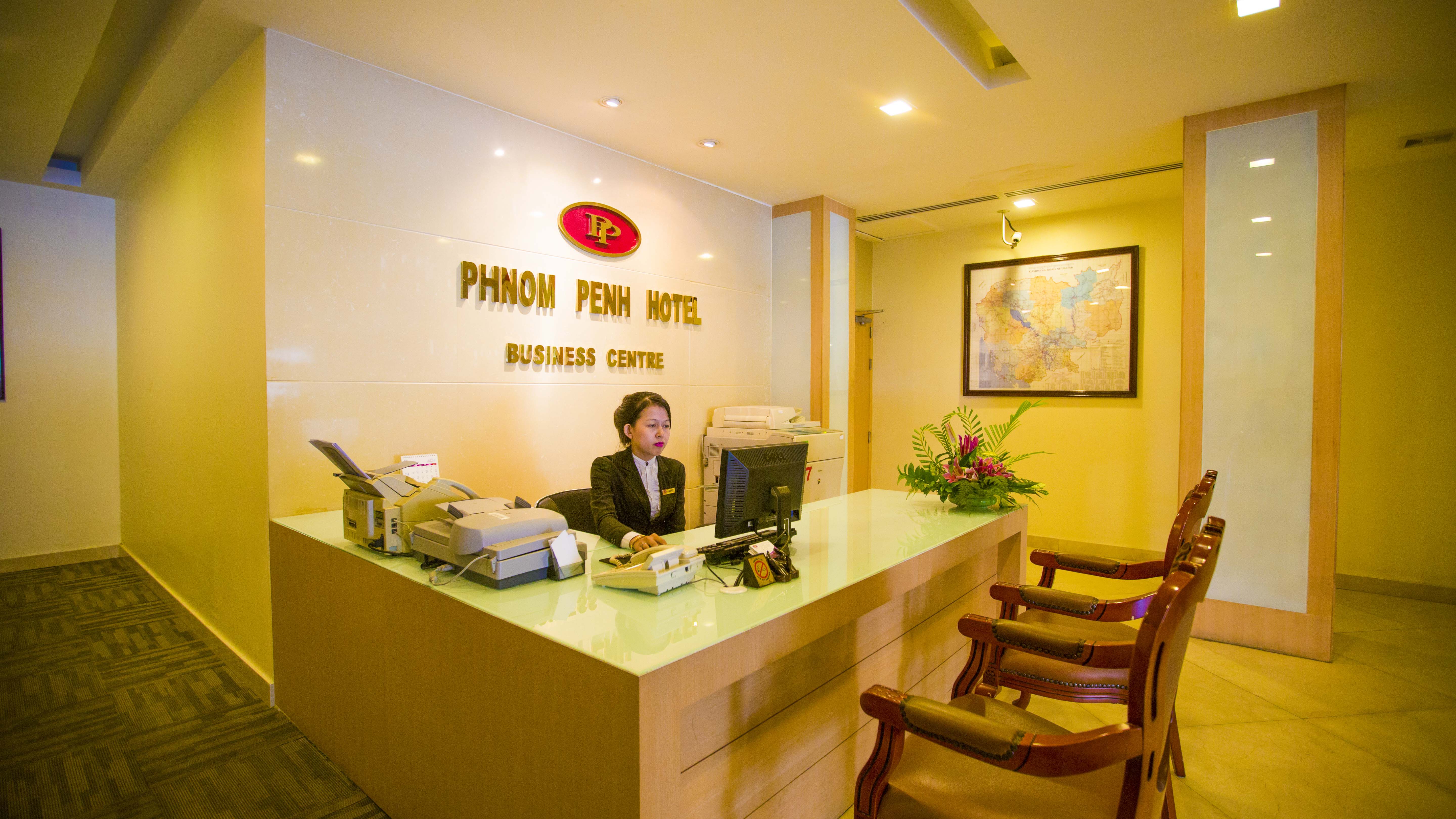 Phnom Penh Hotel 12/75