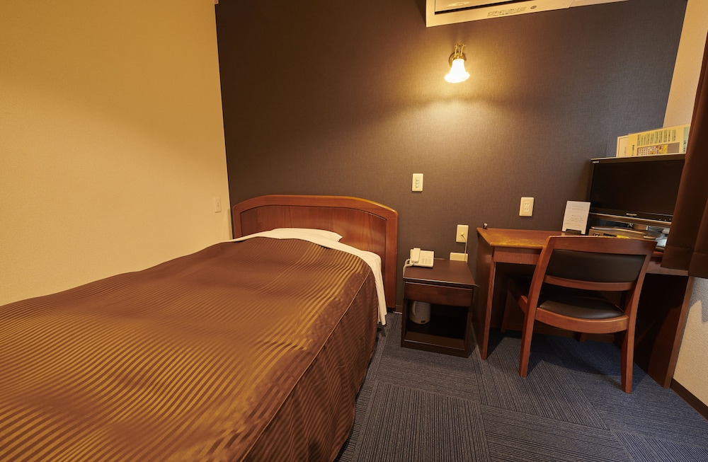 ROOM, SINGLE