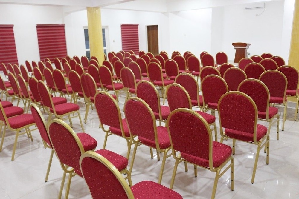 Roses Regency Hotel And Suites 18/22