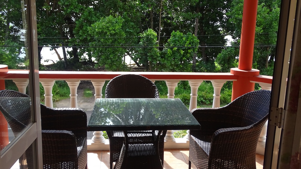 Reef Holiday Apartments Hotel Mahe Island 46/60