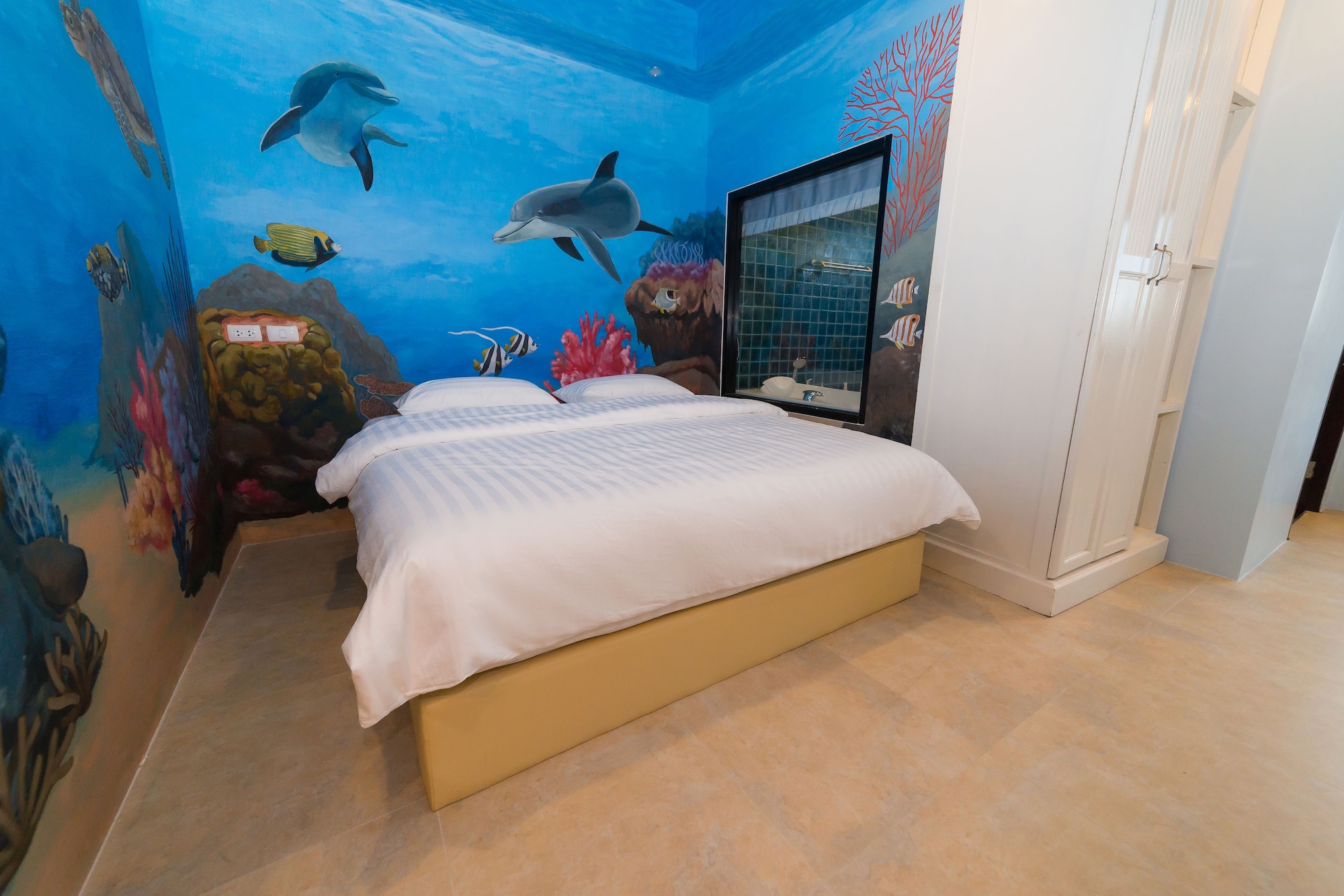 SUPERIOR, DOUBLE BED