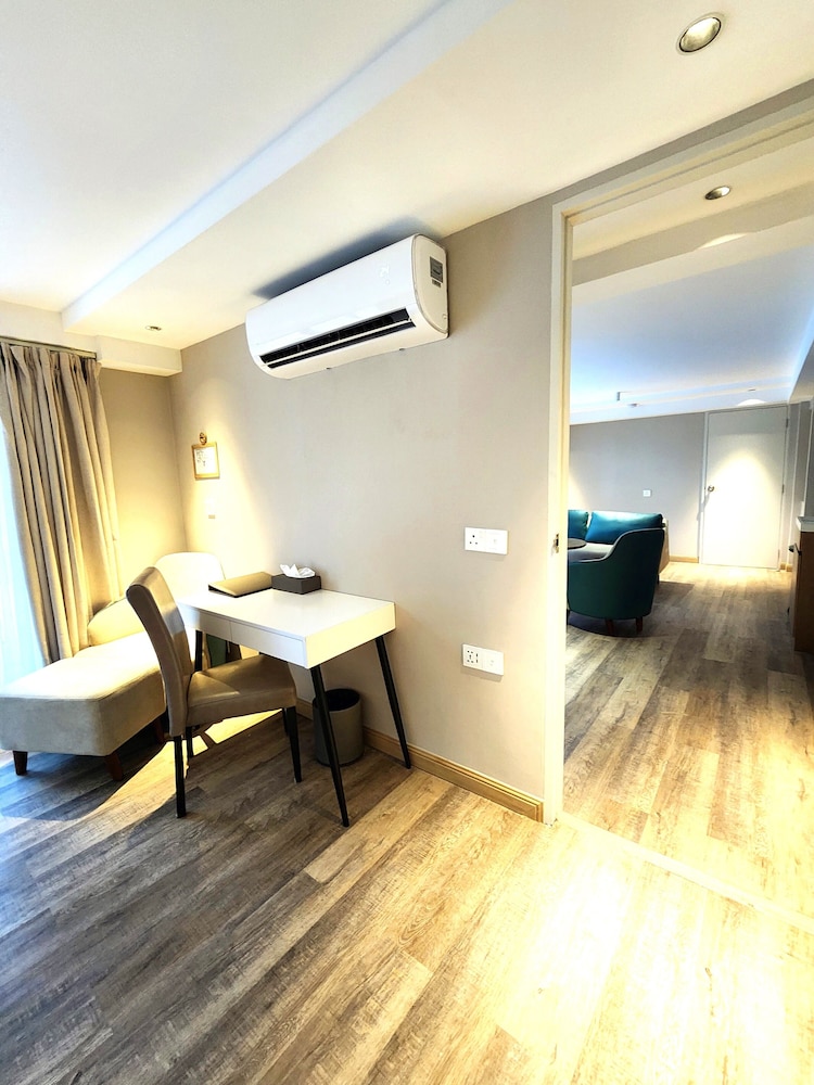 Amalthea Hotel 30/50