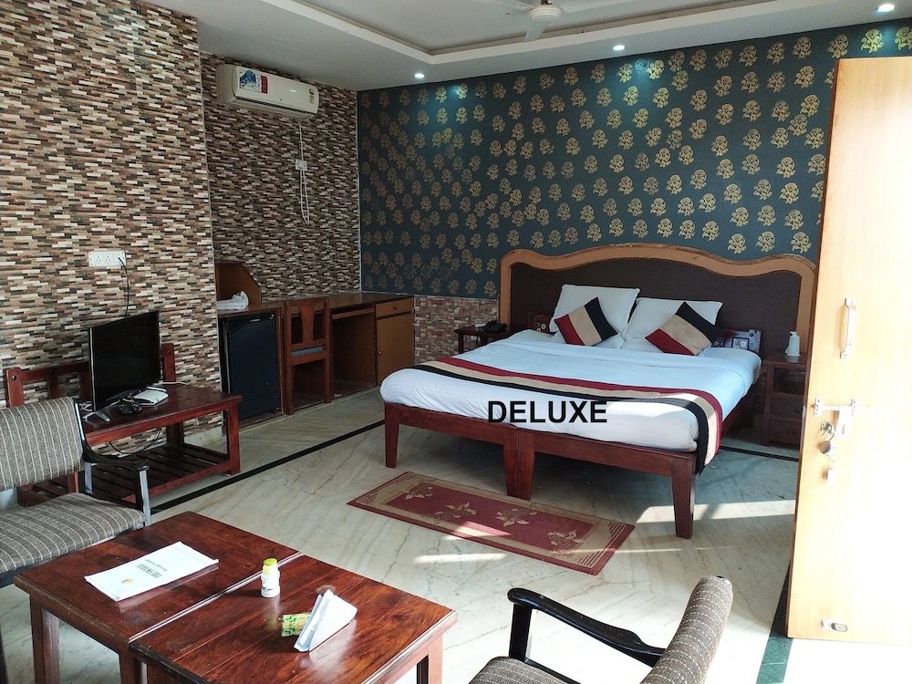 HOTEL SWARAJ RESORTS 13/73
