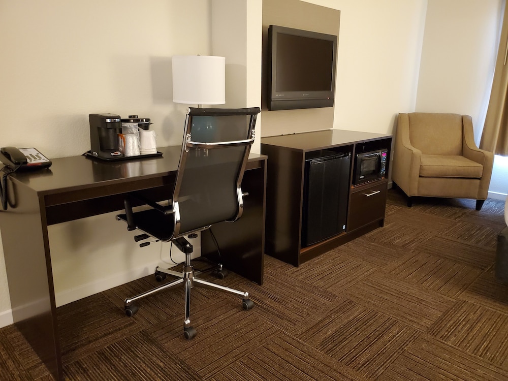 Sleep Inn & Suites Wisconsin Rapids, WI 27/35