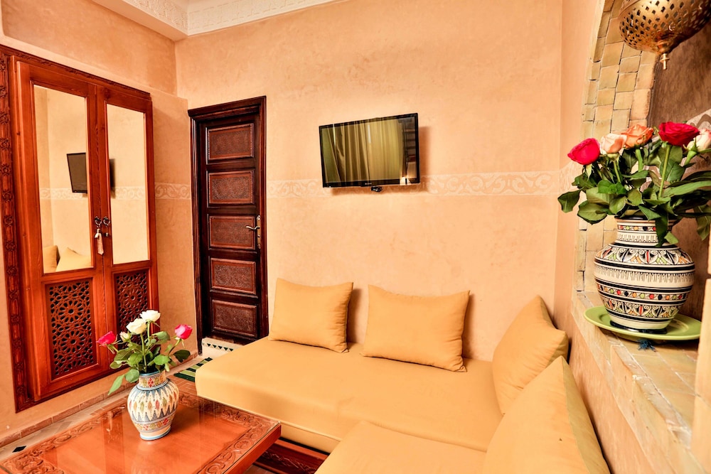 Riad Nakhla 40/62