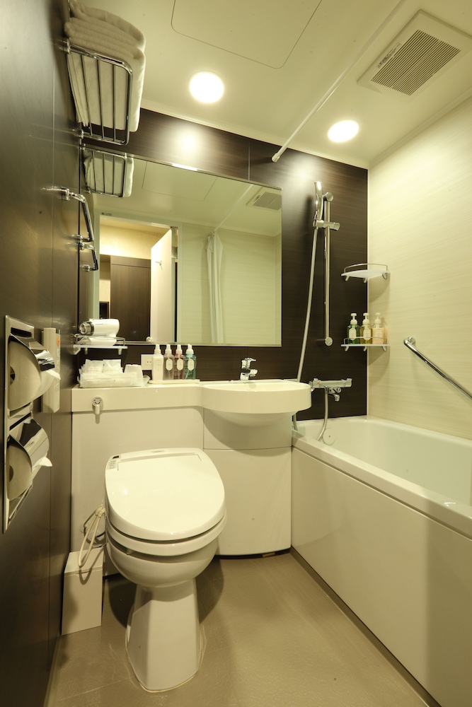 Centurion Hotel Grand Akasakamitsuke Station 78/79