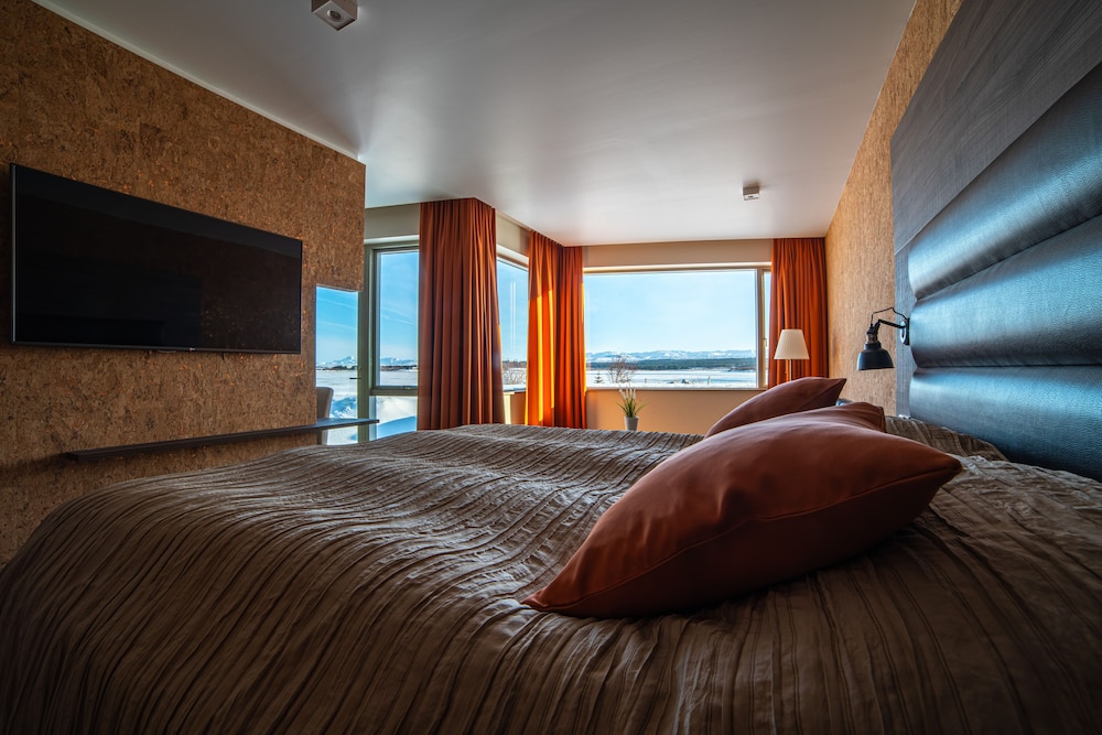HOTEL KRIUNES 39/83