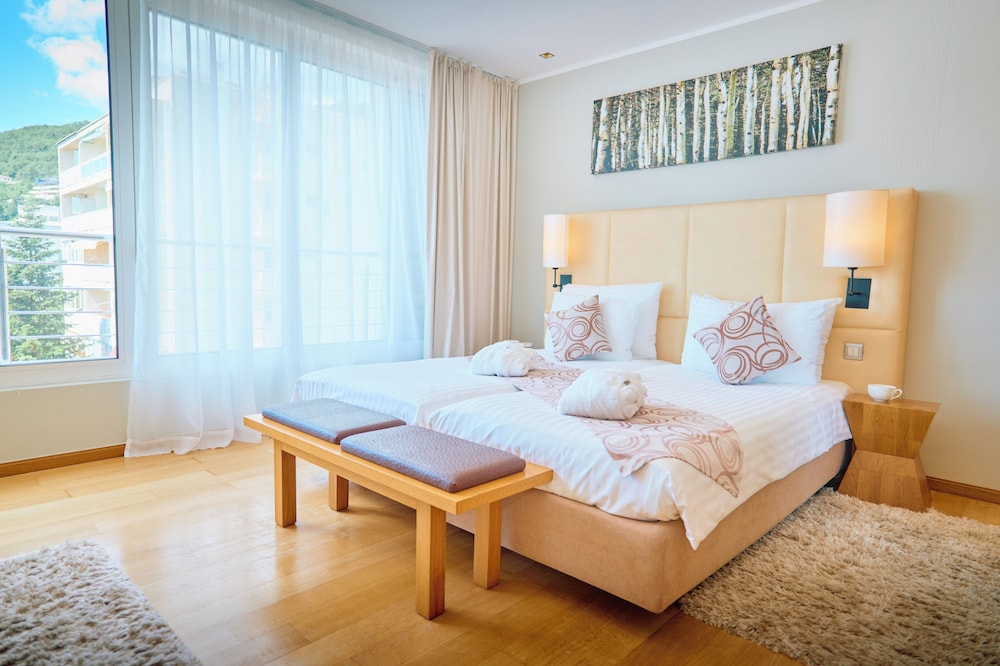 DELUXE, DOUBLE BED, SEA VIEW, BALCONY