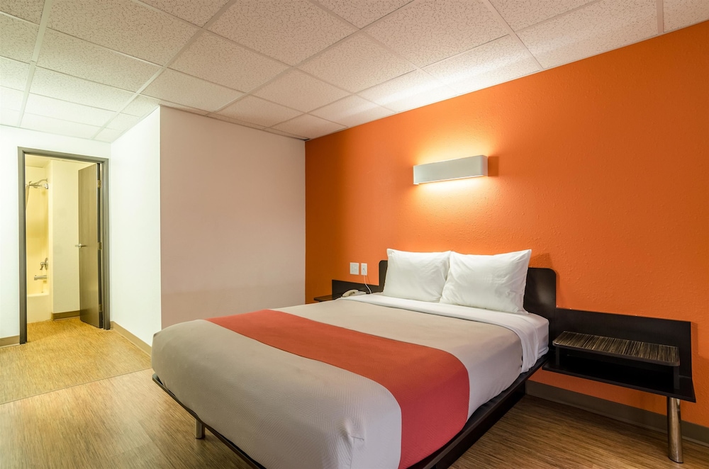 Motel6 York, NE 36/66