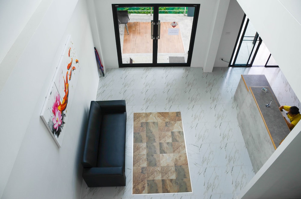 S2 Airport Residence 11/60