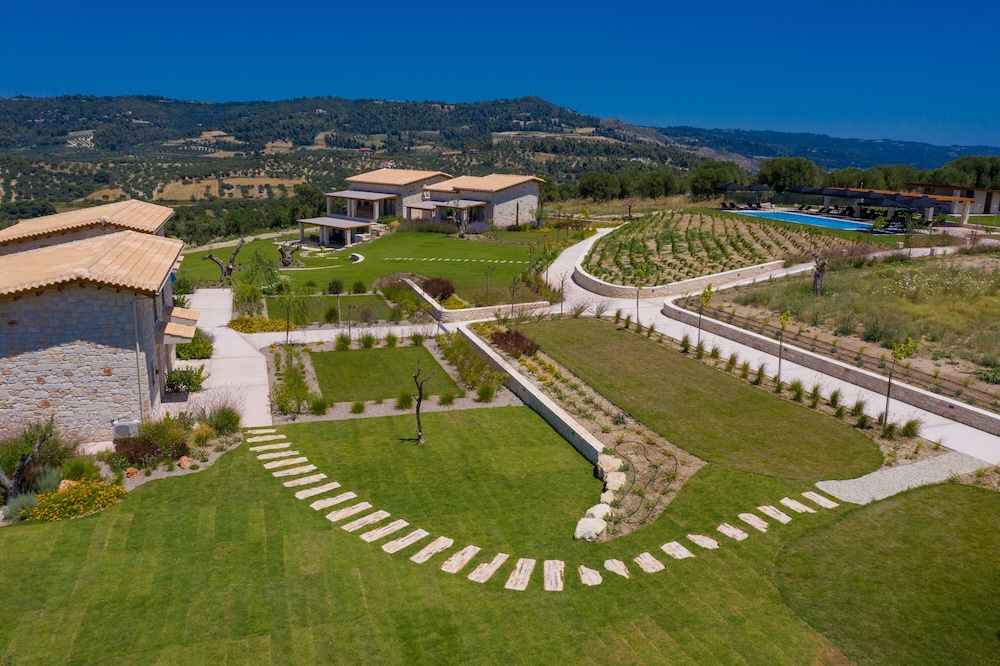 Mint Retreat Suites 27/42