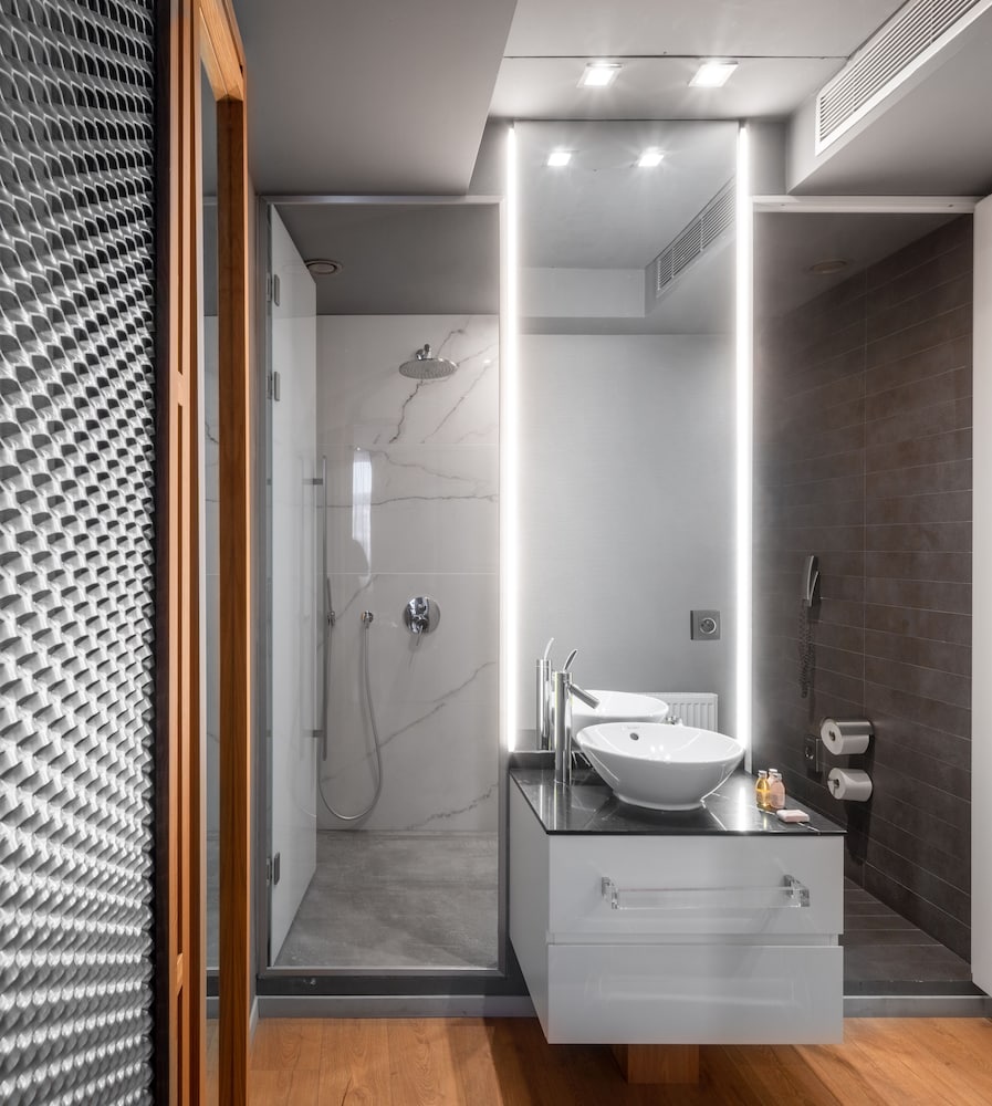 987 Prague Hotel 55/56