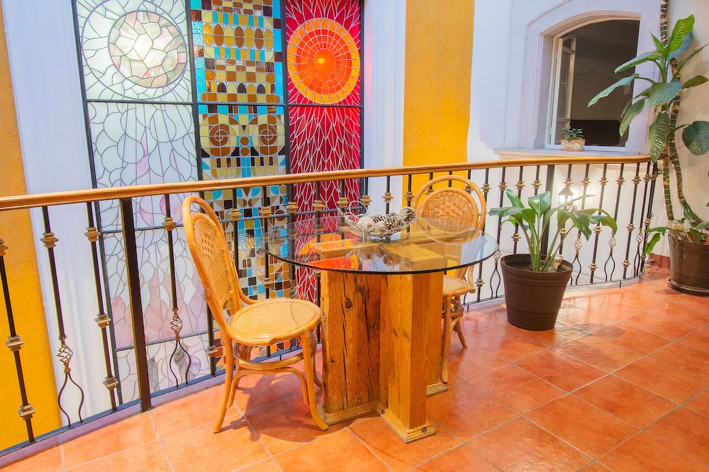 Hotel Casona de los Vitrales 43/50