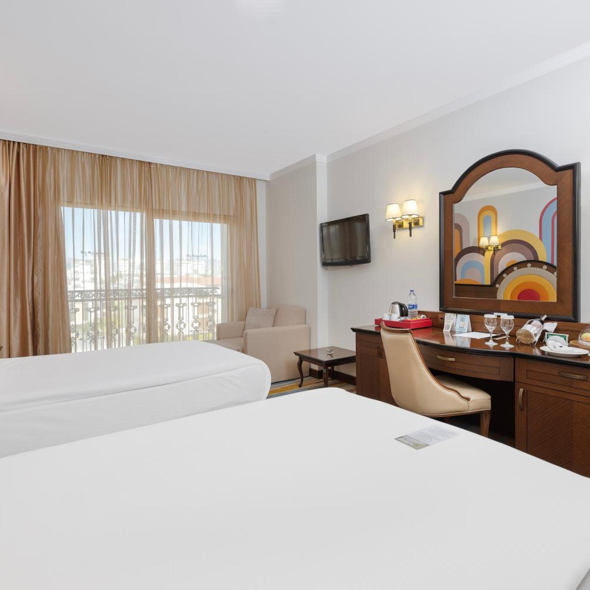 Deluxe, Double or Twin Bed, City View
