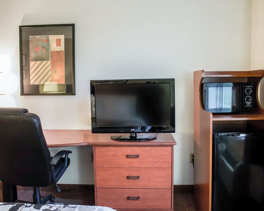 Quality Inn & Suites Chambersburg Northeast 40/47