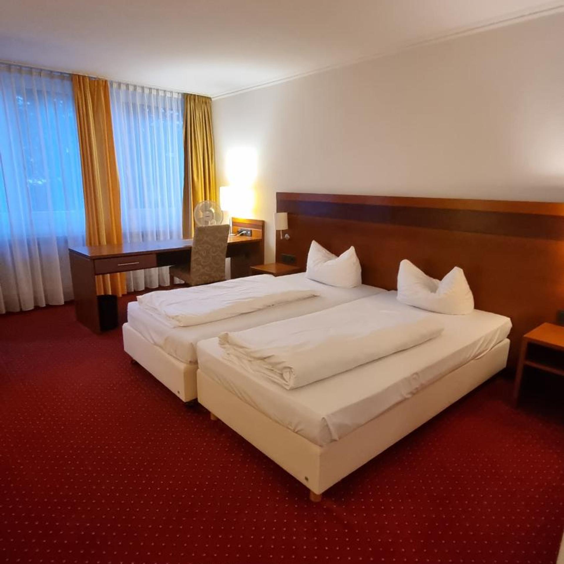 ROSENPARK LAURENSBERG HOTEL 11/45