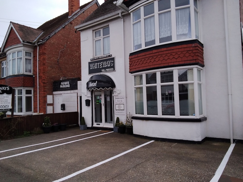 Whiteways Hotel 25/34
