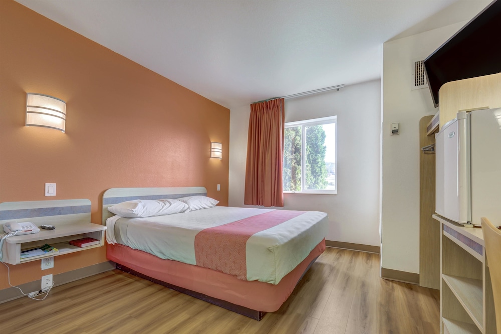 Motel6 Roseburg, OR - I-5 22/44
