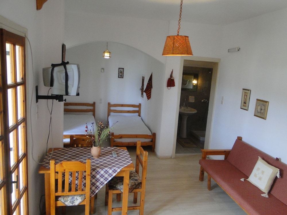 Paradise Inn 17/27