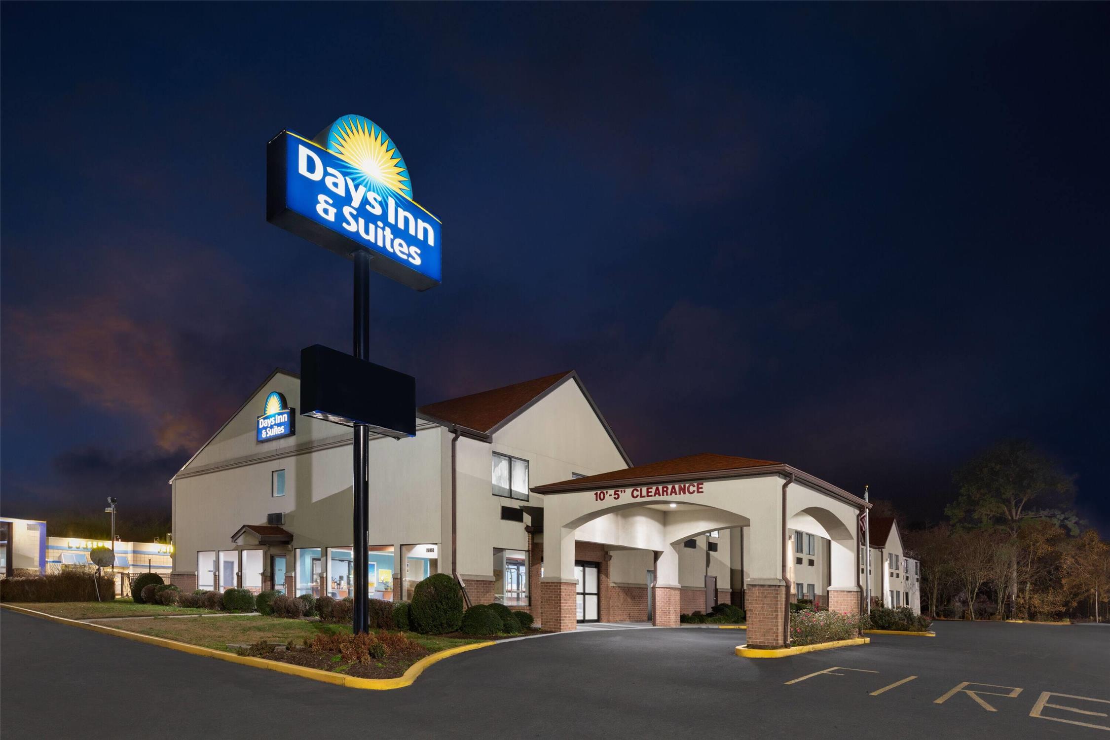 Days Inn & Suites by Wyndham Seaford 3/26