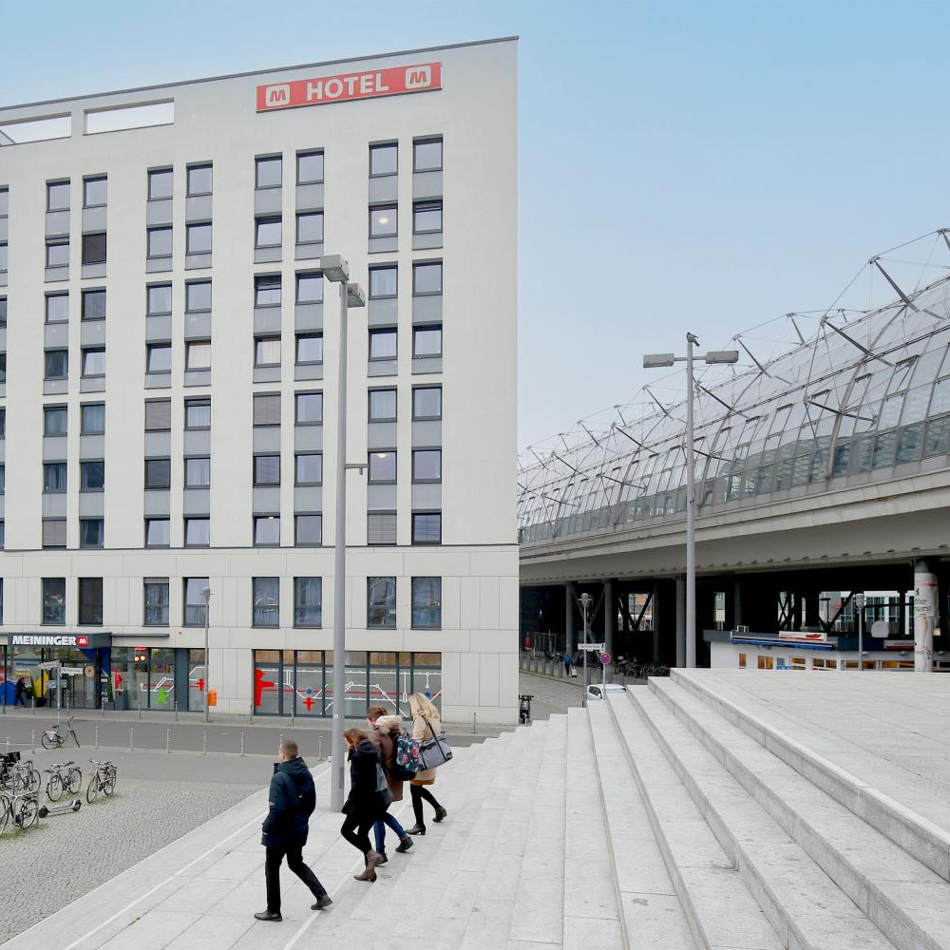 Meininger Hotel Berlin Hauptbahnhof 39/42