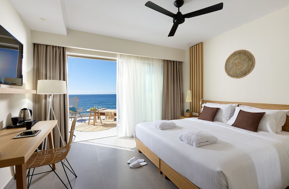 ROOM, DOUBLE BED