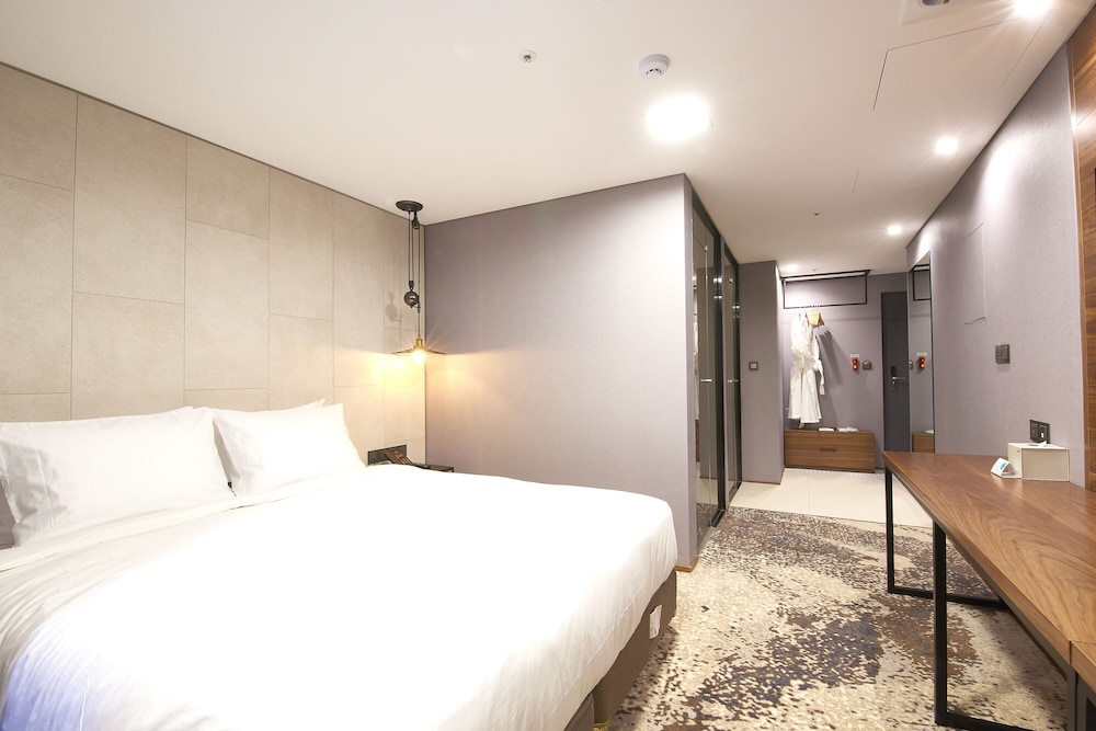 STANDARD, DOUBLE BED