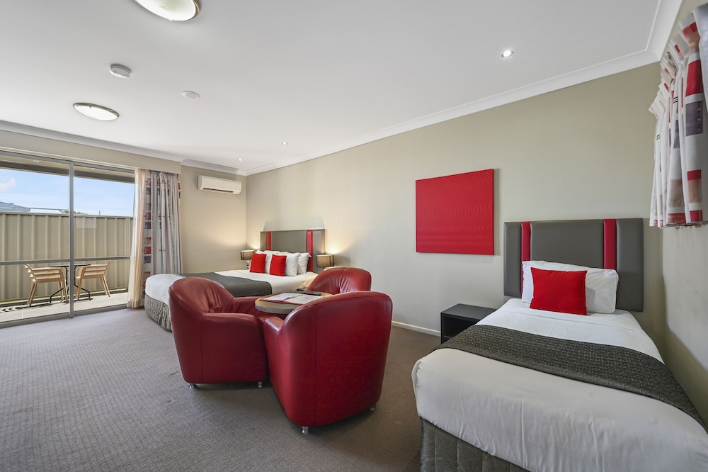 EXECUTIVE, KING BED