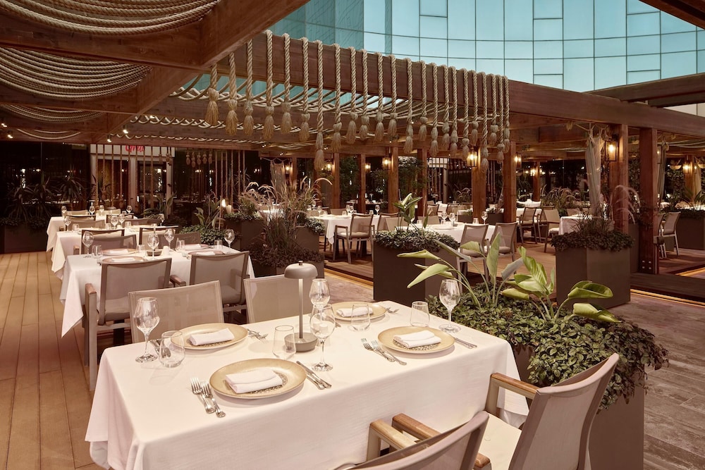 Concorde Tower Hotel and Casino 33/50