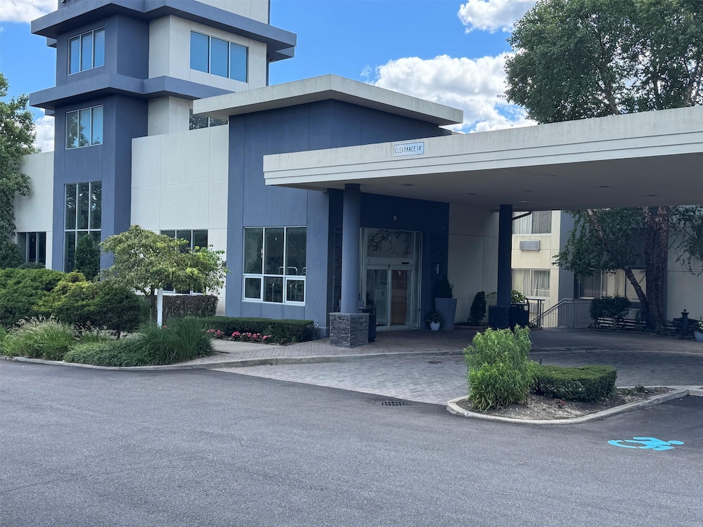 Best Western Premier Plainview-Long Island Hotel 6/52