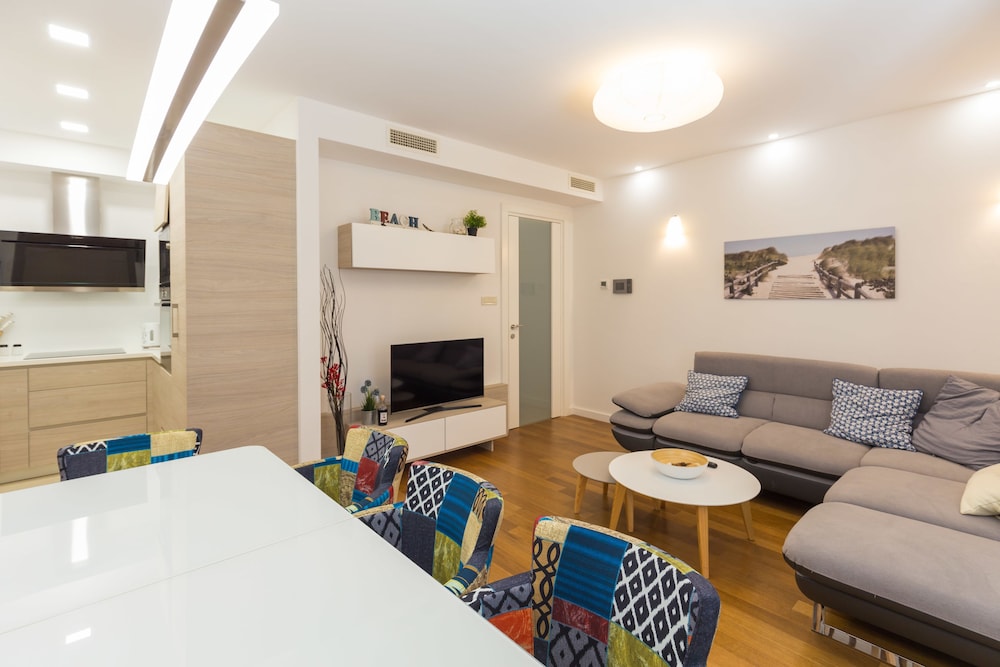 Antonio Luxury Beach Suites 19/35