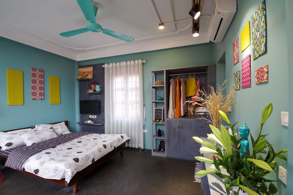 ROOM, TRIPLE