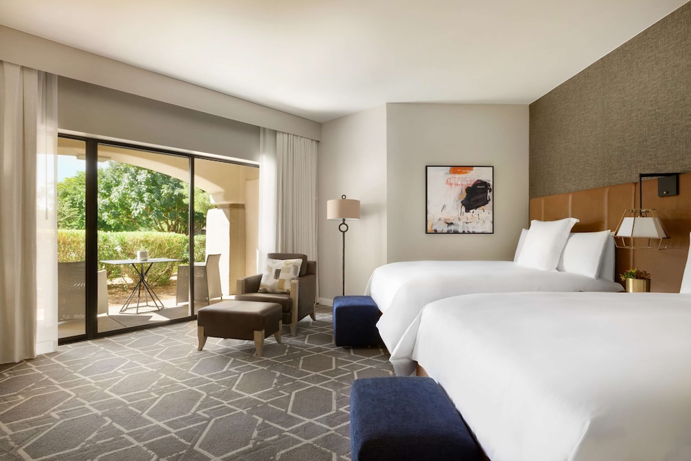 Fairmont, 2 Queen Beds, Golf Course View, Balcony, Large، Fairmont Scottsdale Princess 5/9