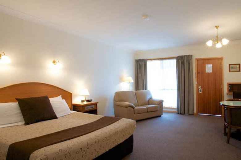 Golden Grain Motor Inn 16/54