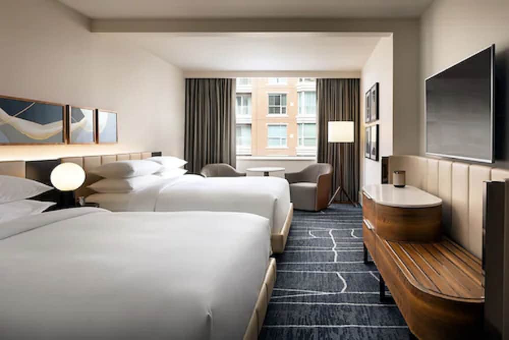 Park Hyatt Toronto 11/72