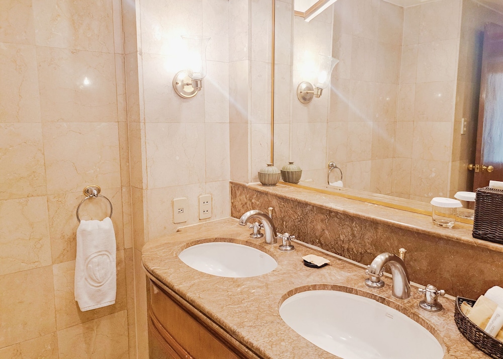 Richmonde Hotel Ortigas 63/64