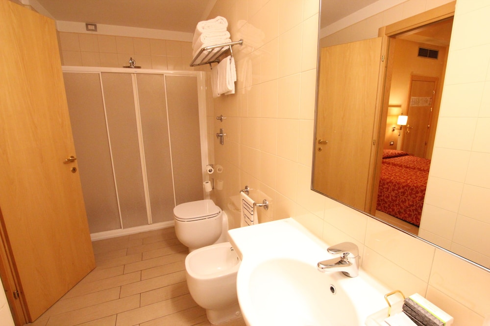 Scarlatti Hotel Milano 47/50