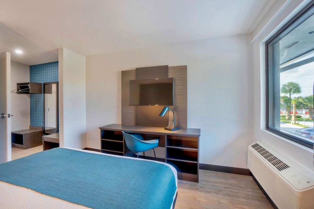 Motel6 Fort Lauderdale, FL 24/44