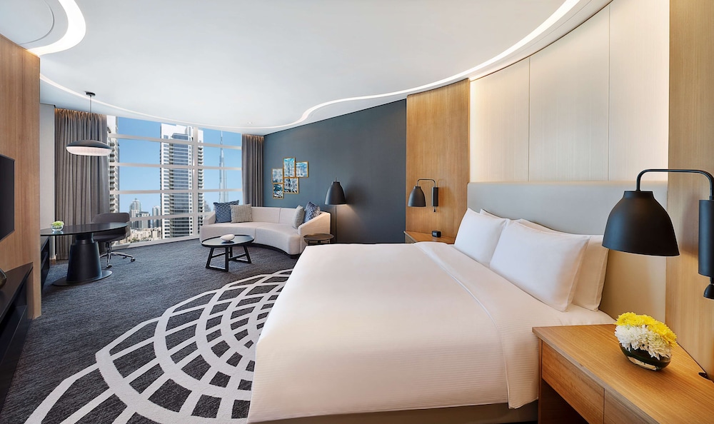 SUPERIOR, KING BED, BURJ KHALIFA VIEW