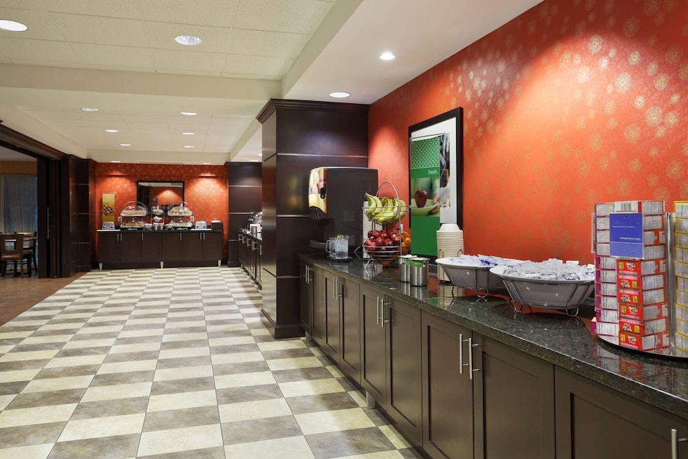 Hampton Inn Houston Near The Galleria 25/34