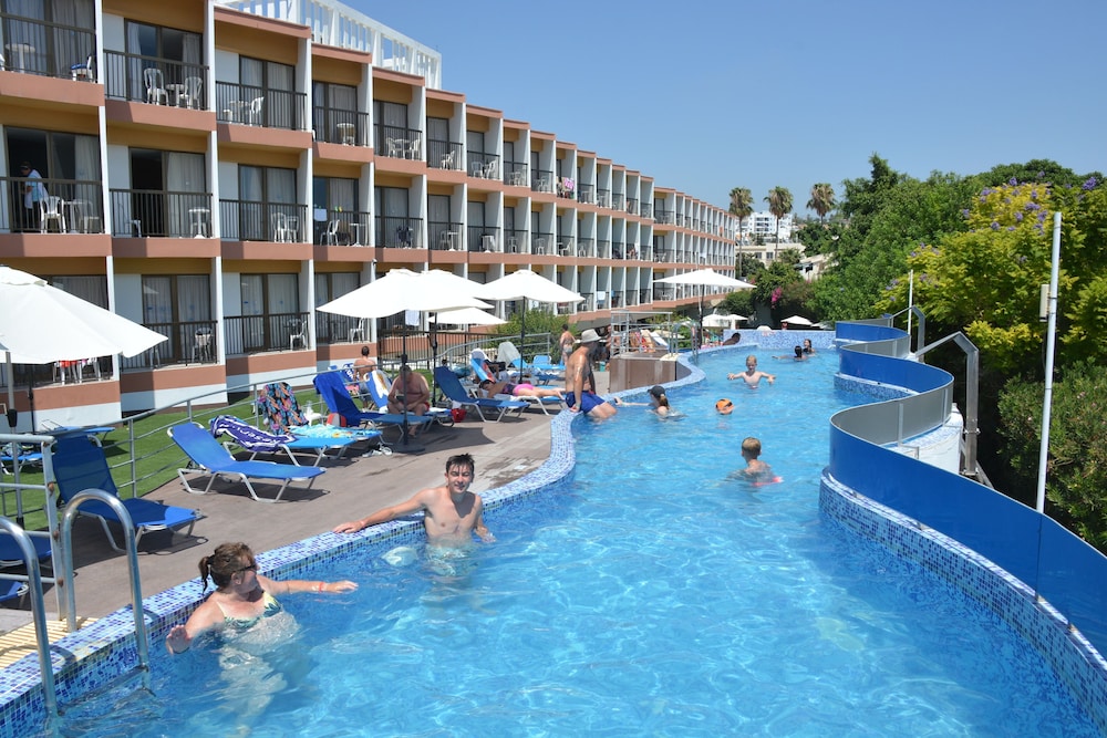 Avlida Hotel 65/72