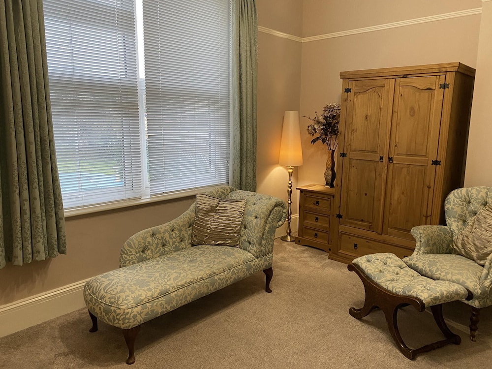 The Belmont - B&amp;B 27/49