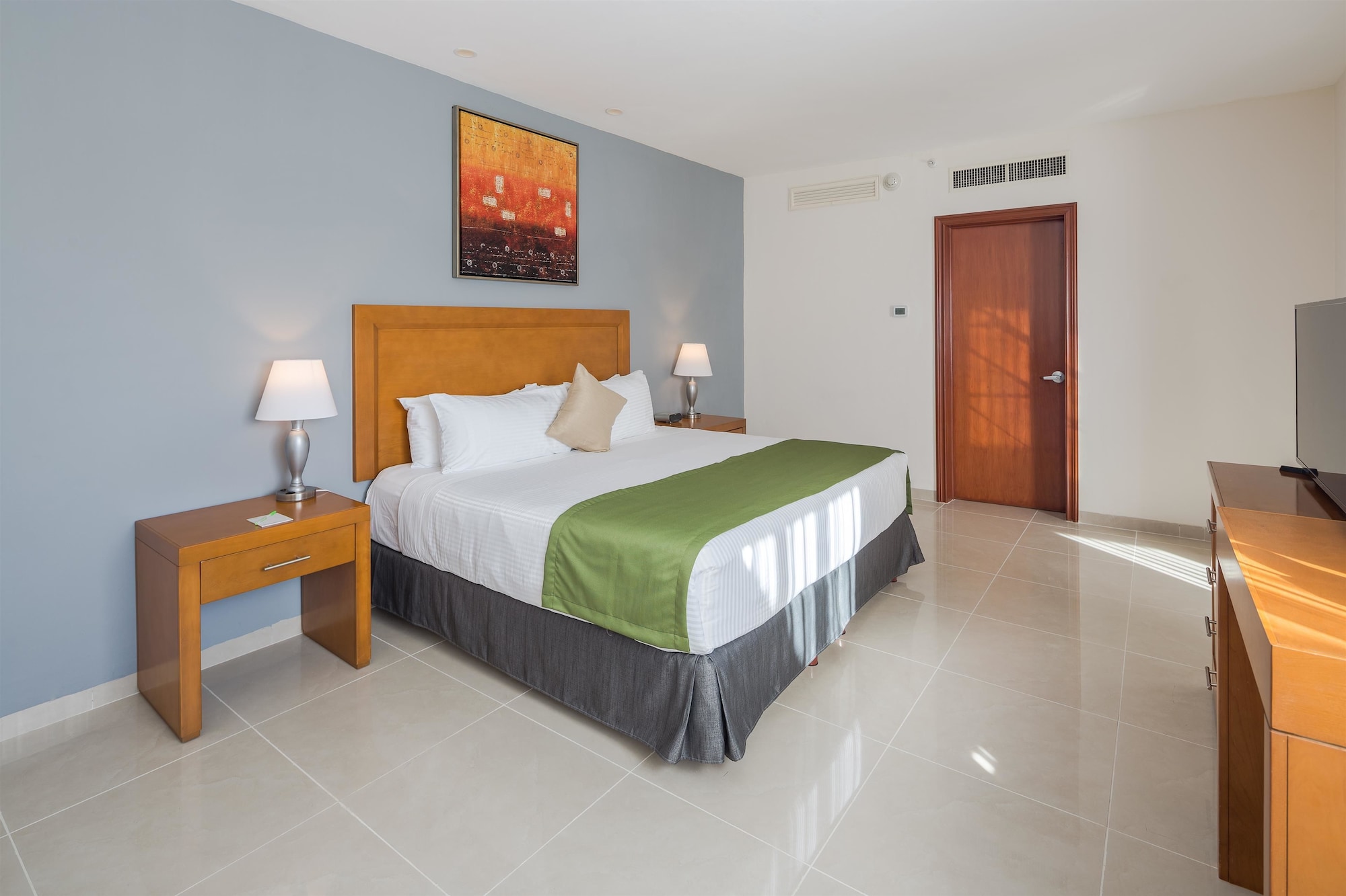 ROOM, KING BED, ACCESSIBLE