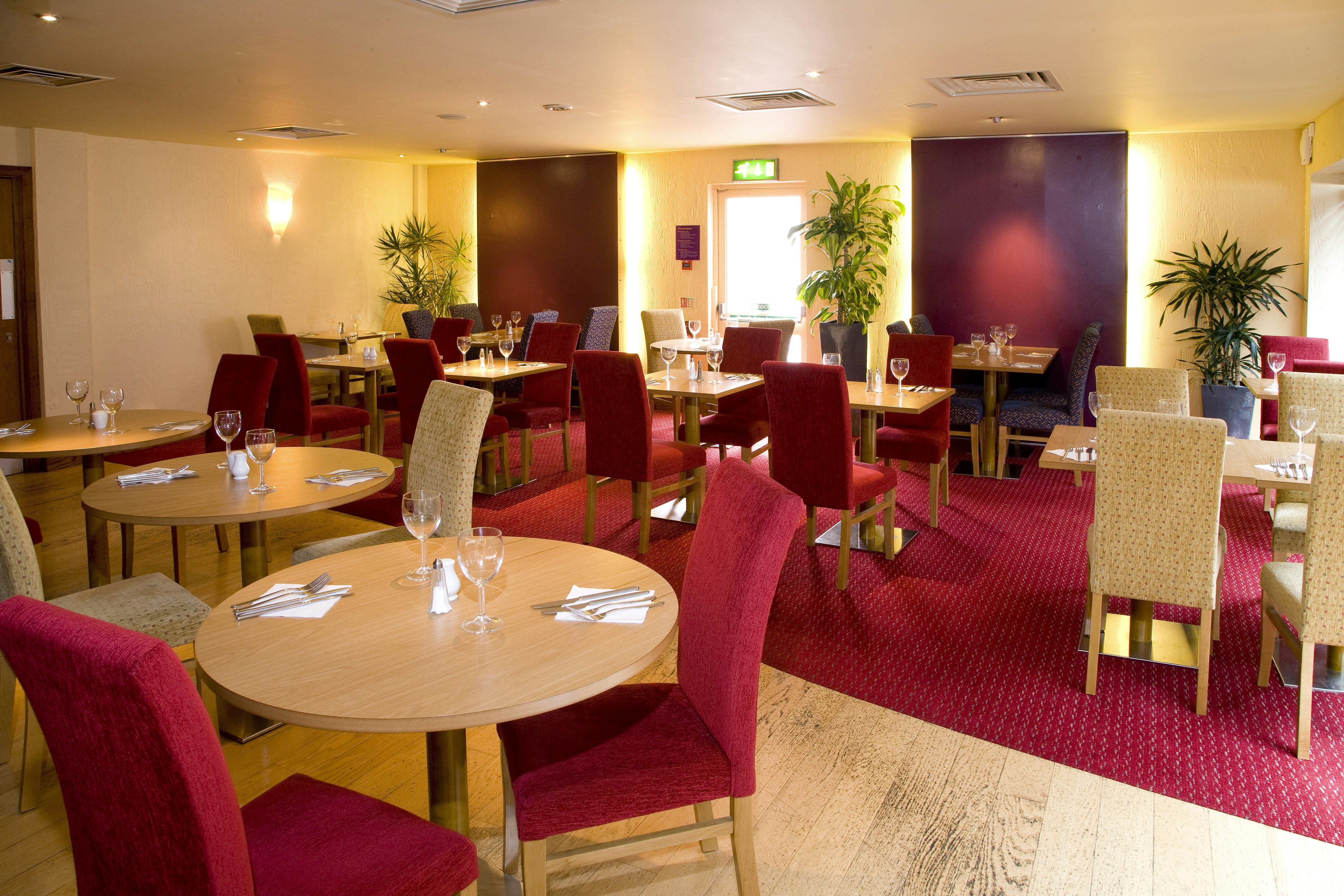 Premier Inn Watford Central Hotel 23/27
