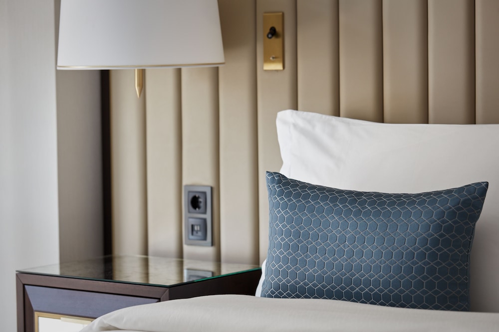 The Alexander A Luxury Collection Hotel Yerevan 70/76