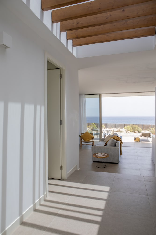 Nivaria Beach Apartments and Villas 36/66