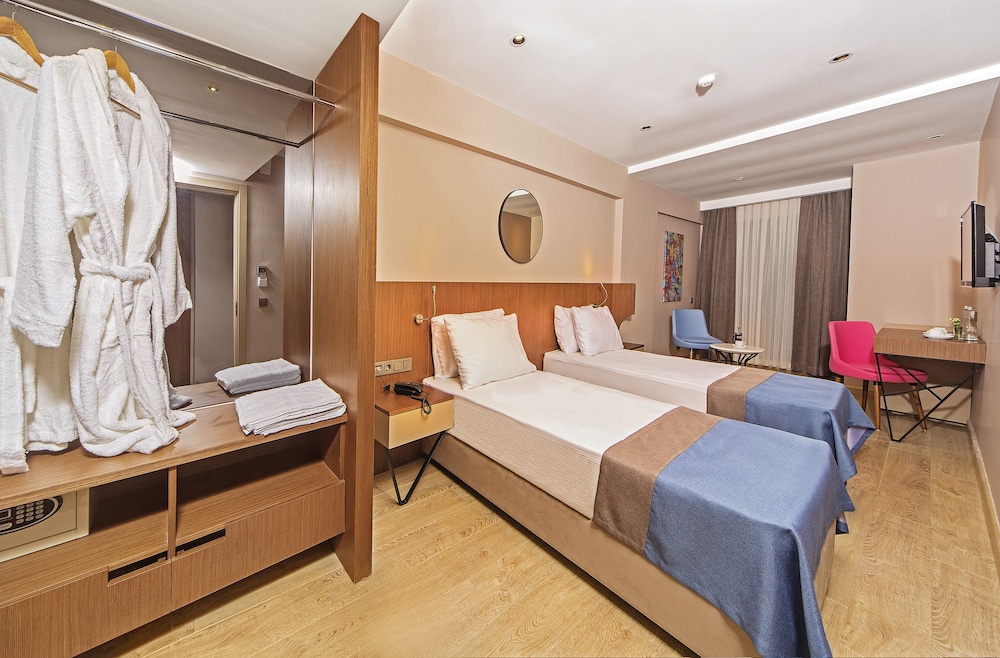Redmont Hotel Nisantasi 13/70