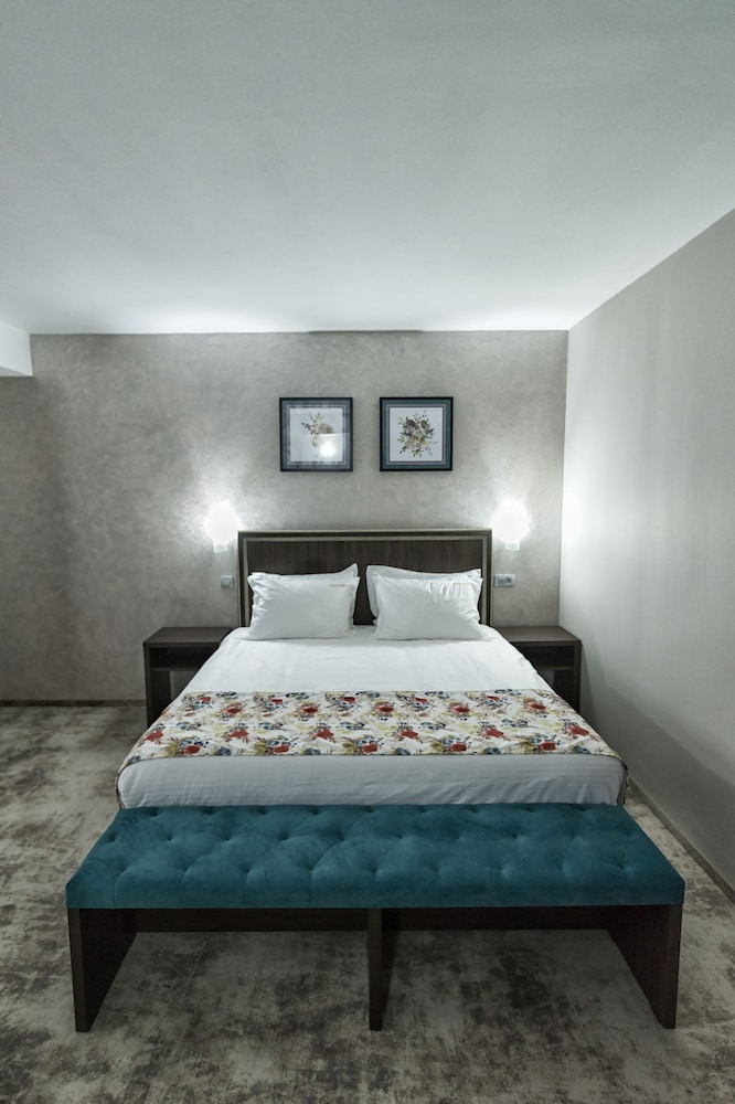 PRESTIGE BOUTIQUE HOTEL CRAIOVA 20/65