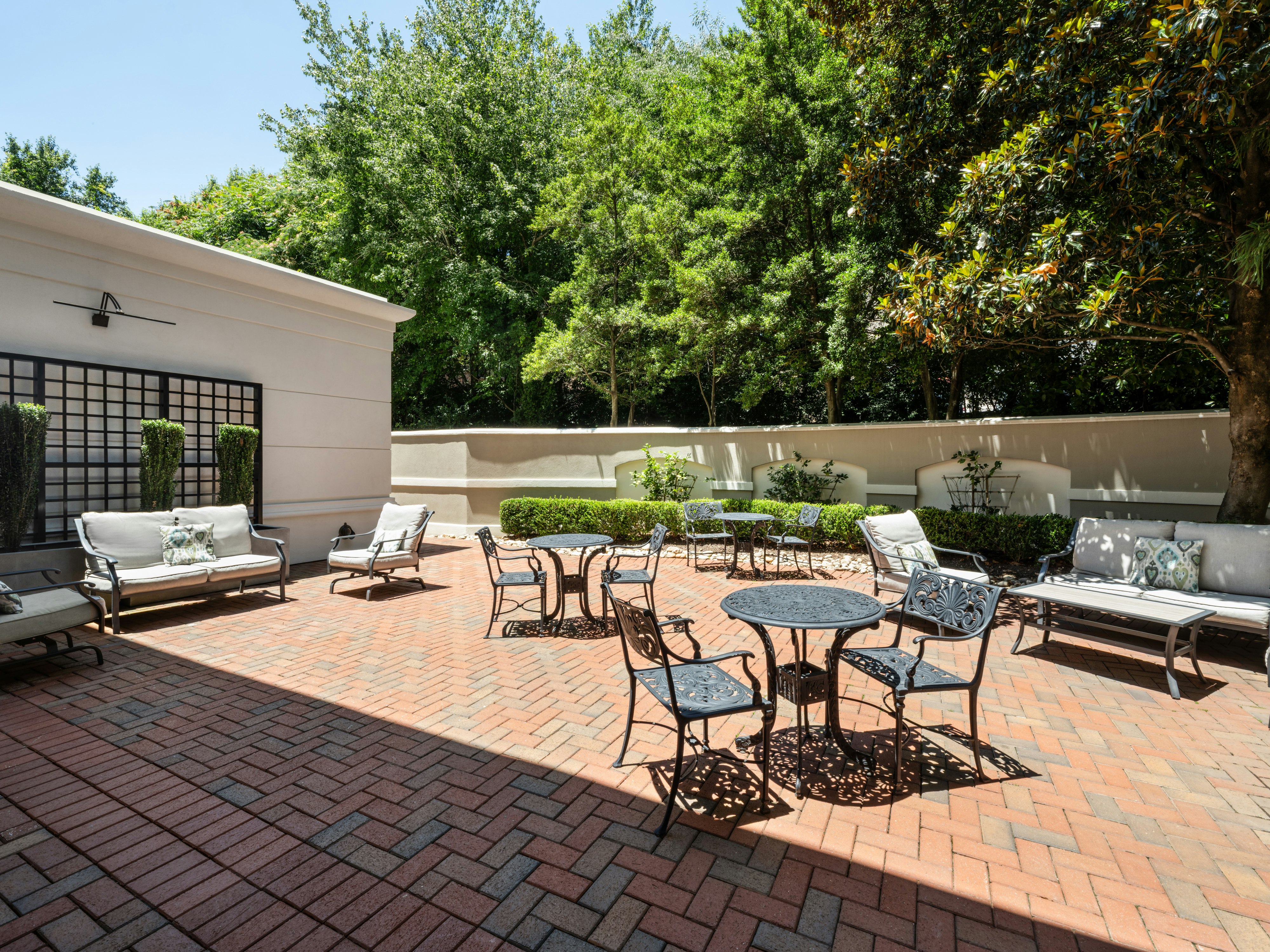 Hampton Inn & Suites-Charlotte/SouthPark at Phillips Place 20/24