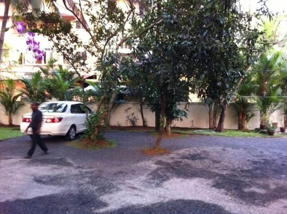 PALM GROVE SERVICE VILLA 35/48